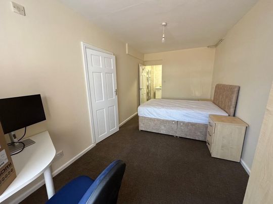 Studio to rent - Photo 1