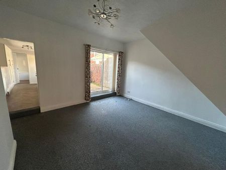 3 bedroom terraced house to rent - Photo 4