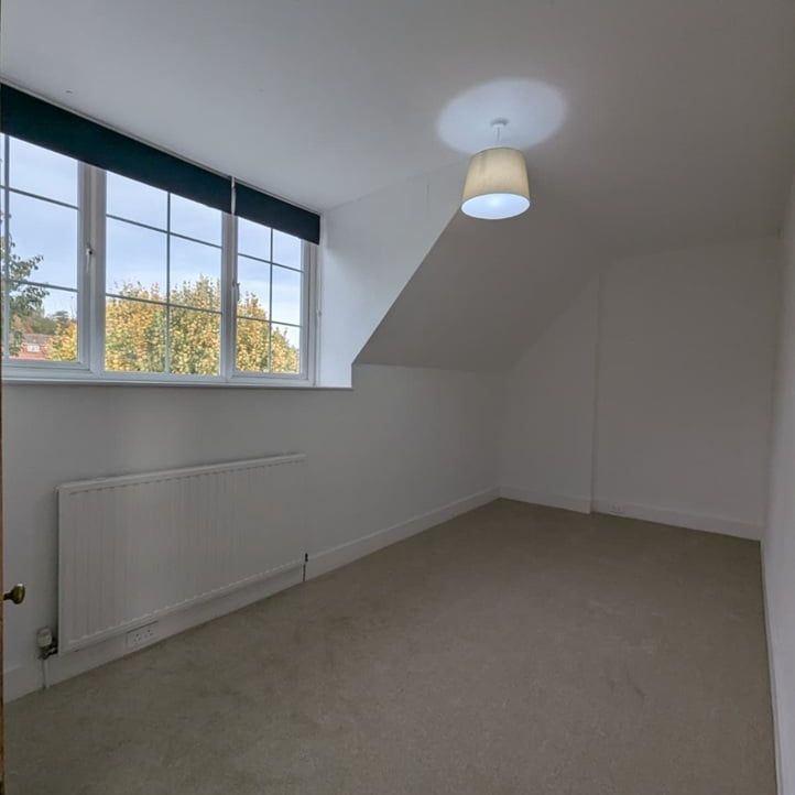 4 Bed Maisonette, Birdhurst Gardens, CR2 - Photo 1