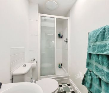 Armstrong Road, Englefield Green, Egham, Surrey, TW20 0RW - Photo 2