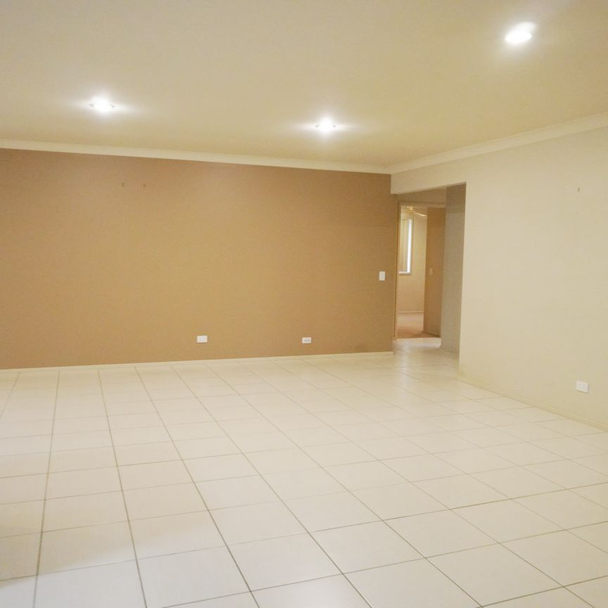 12 Nara Crescent, Oxenford QLD 4210 - House For Rent | Domain - Photo 1