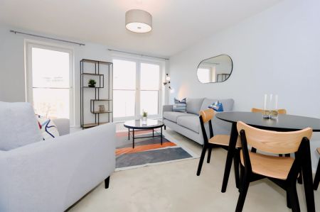 2Bedrooms, 2Bathrooms - Photo 2