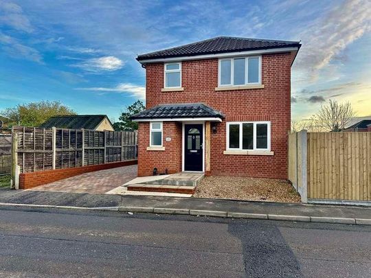 Rose Road, Totton, Southampton, SO40 - Photo 1