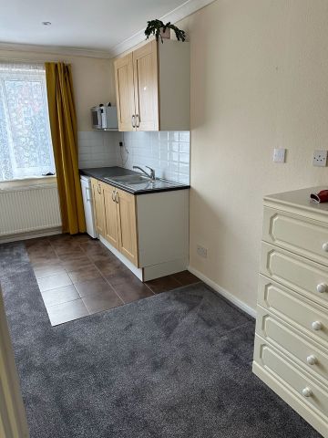 Room in a Shared House, Woolstone Road, SE23 - Photo 3