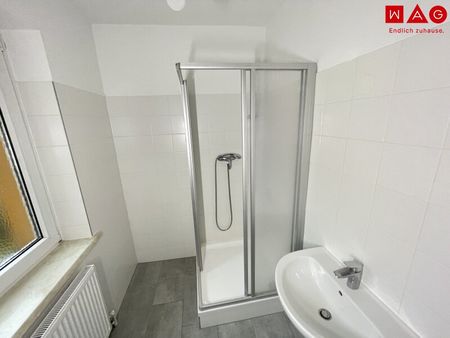 Wohlfühlwohnung, ideal für Jung und Alt, 1.OG mit Lift, sonnige Loggia. - Photo 2