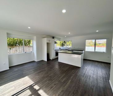 Charming 4-Bedroom Home for Rent in Hamilton East - Photo 4