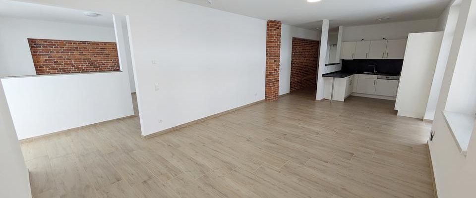 ++ ERSTBEZUG - wohnen Sie im Herzen der Stadt - große 2-Raum Wohnung mit Küche, Balkon & Terrasse ++ - Photo 1