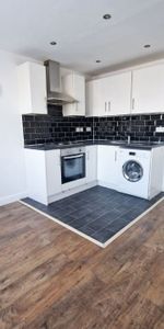 2 Bed Flat, Waddington St, E15 - Photo 3