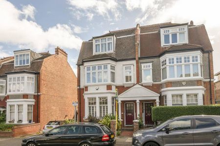 5 bedroom semi-detached house to rent - Photo 2