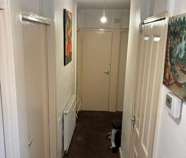 Room in a Shared Flat, York Road, SW11 - Photo 3