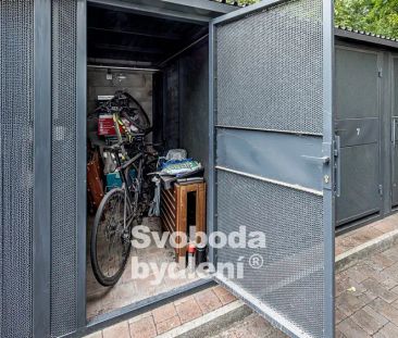 Doporučujeme částečně zařízený byt v rezidenční části Prahy 3 - Vin... - Photo 5