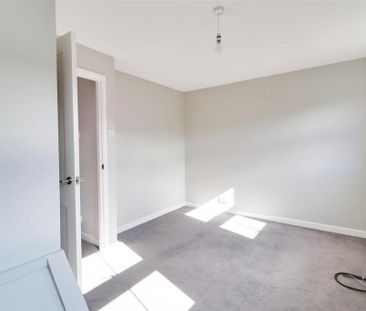 2 bedroom end of terrace house to rent - Photo 6