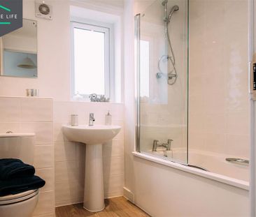 3 bedroom semi-detached house to rent - Photo 2