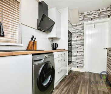 2 bedroom semi-detached house to rent - Photo 6