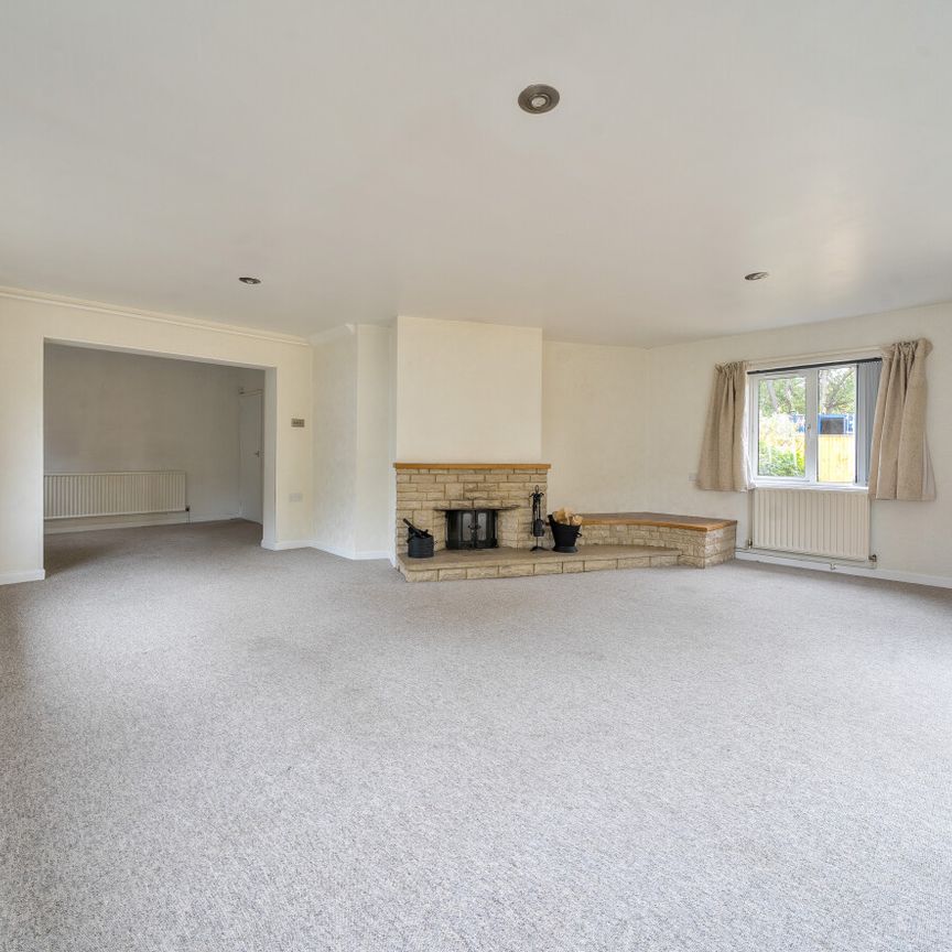 3 bedroom detached bungalow to rent - Photo 1