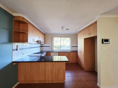Bright and spacious, two bedroom residence in prime location - Photo 3