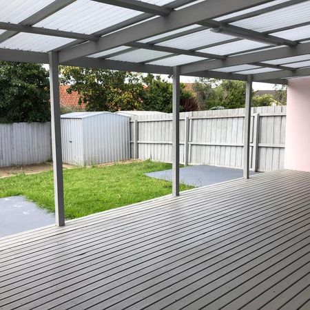 CONVENIENTLY LOCATED TOWNHOUSE - Photo 2