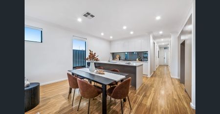 Executive Style Living on Brompton's City Cusp - Photo 4