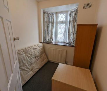 4 bedroom terraced house to rent - Photo 5
