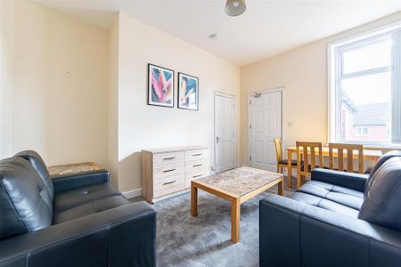 4 bedroom maisonette to rent - Photo 2