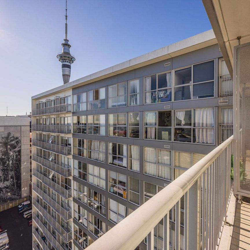 City Living with Harbour Views - Photo 1