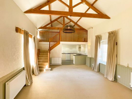 2 bedroom barn conversion to rent - Photo 1