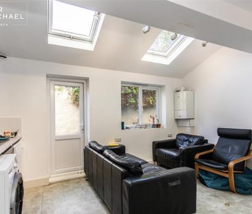 6 bedroom terraced house to rent - Photo 3