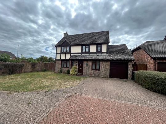 4 bedroom detached house to rent - Photo 1
