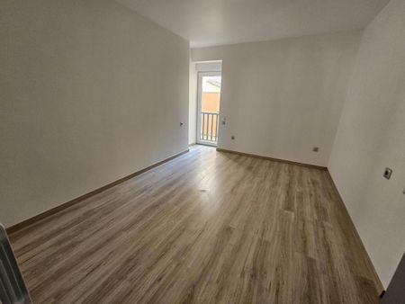 Location Appartement 2 pièces 59m² LE CREUSOT 71200 - Photo 3