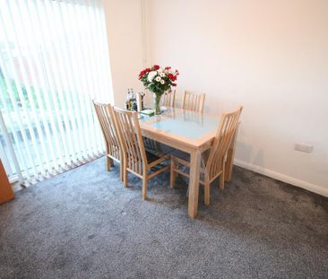 4 bedroom terraced house to rent - Photo 3