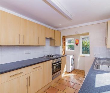 4 bedroom terraced house to rent - Photo 5