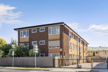 A Lifestyle Opportunity in the Heart of Chapel Street! - Photo 2