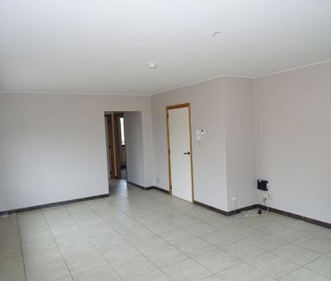 - Appartement 2de verdiep met 2 slaapkamers en garage. - Photo 5