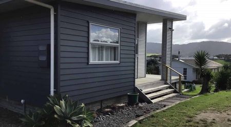 Tidy 3 bedroom in the Heads - Photo 3