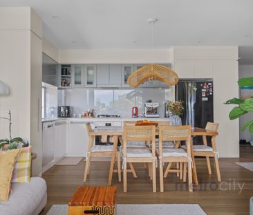 Quiet Street in the best location! - Photo 6