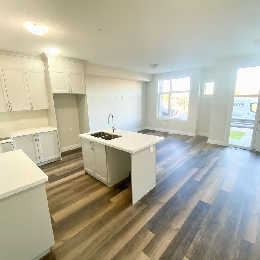 For Lease - 38 Warren Trail Drive, Welland, Ontario - Photo 1