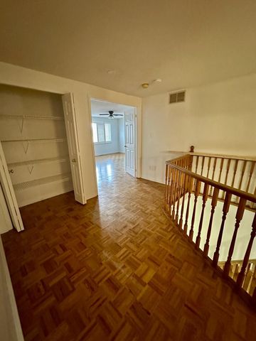 For Lease - 2178 Bader Crescent, Burlington, Ontario - Photo 2