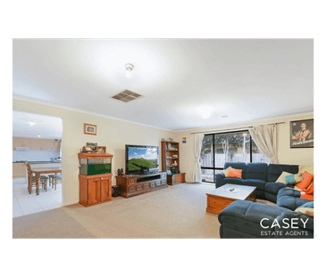 Spacious Family Living in Henty Park Estate - Photo 2