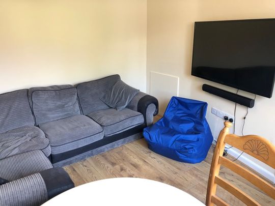 4 Bed Terraced House, Prior Deram Walk, CV4 - Photo 1