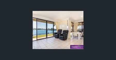 Lovely family home on the canal! - Photo 2