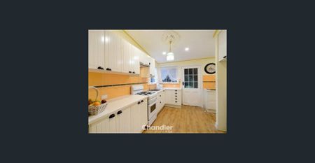 3 BEDROOM CHARACTER HOME - Photo 4