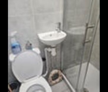 Room in a Shared House, Lichfield Road, E6 - Photo 6