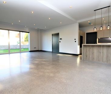 Drinkwater Lodge, M25 9AN - Photo 2