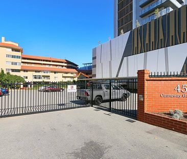 2 BEDROOM APARTMENT - CITY LIVING ! - Photo 4