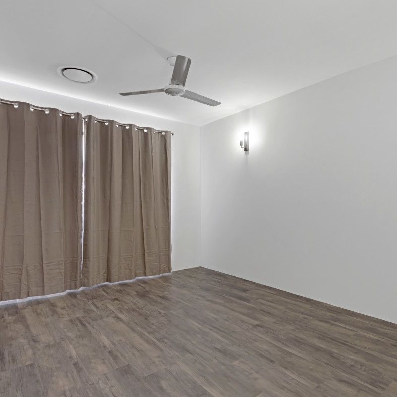 RENOVATED SPACIOUS 2 BEDROOM UNIT IN MACKAY CBD - Photo 1