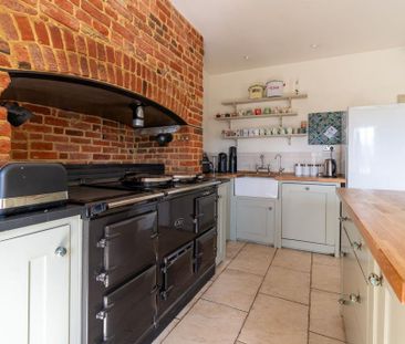 7 bedroom detached house to rent - Photo 2