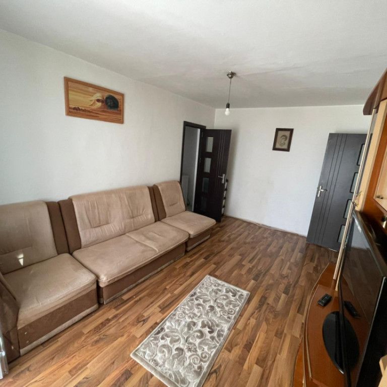 Apartament 3 camere decomandat, 65 mp, zona Lapus - Fotografie 1