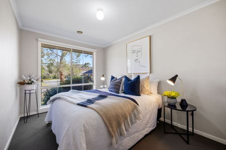 Welcome home to 14 Magarra Crescent, Berwick - Photo 2