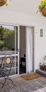 Enjoy effortless living in this well-maintained, ground-floor one-bedroom unit. - Photo 4