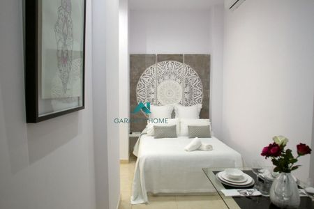 1 room luxury Flat for rent in Seville, Andalusia - Photo 2